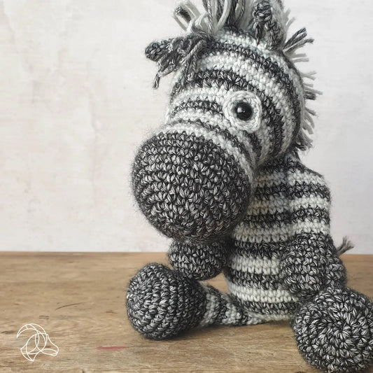 Hardicraft Crochet Kit - Dirk the Zebra