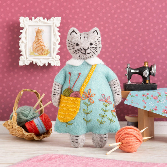Wool Mix Felt Mrs Cat Loves Knitting Craft Kit